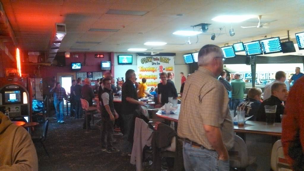 Madsen’s Bowling & Billiards and EJ’s Lounge & Grill | night club | 4700 Dudley St, Lincoln, NE 68503, USA | 4024673249 OR +1 402-467-3249