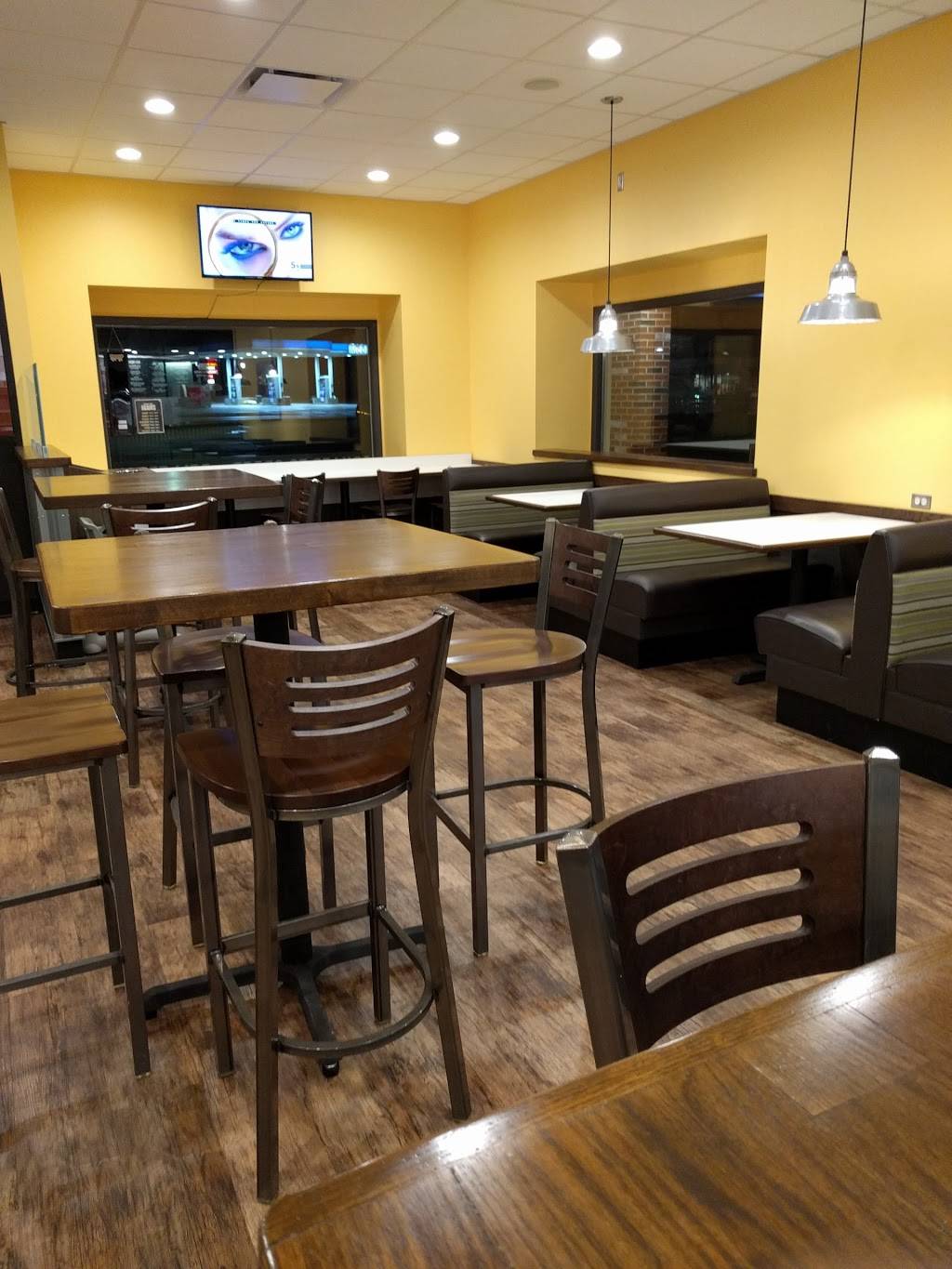 Cousins Subs | meal takeaway | 253 N Main St, Thiensville, WI 53092, USA | 2622429198 OR +1 262-242-9198