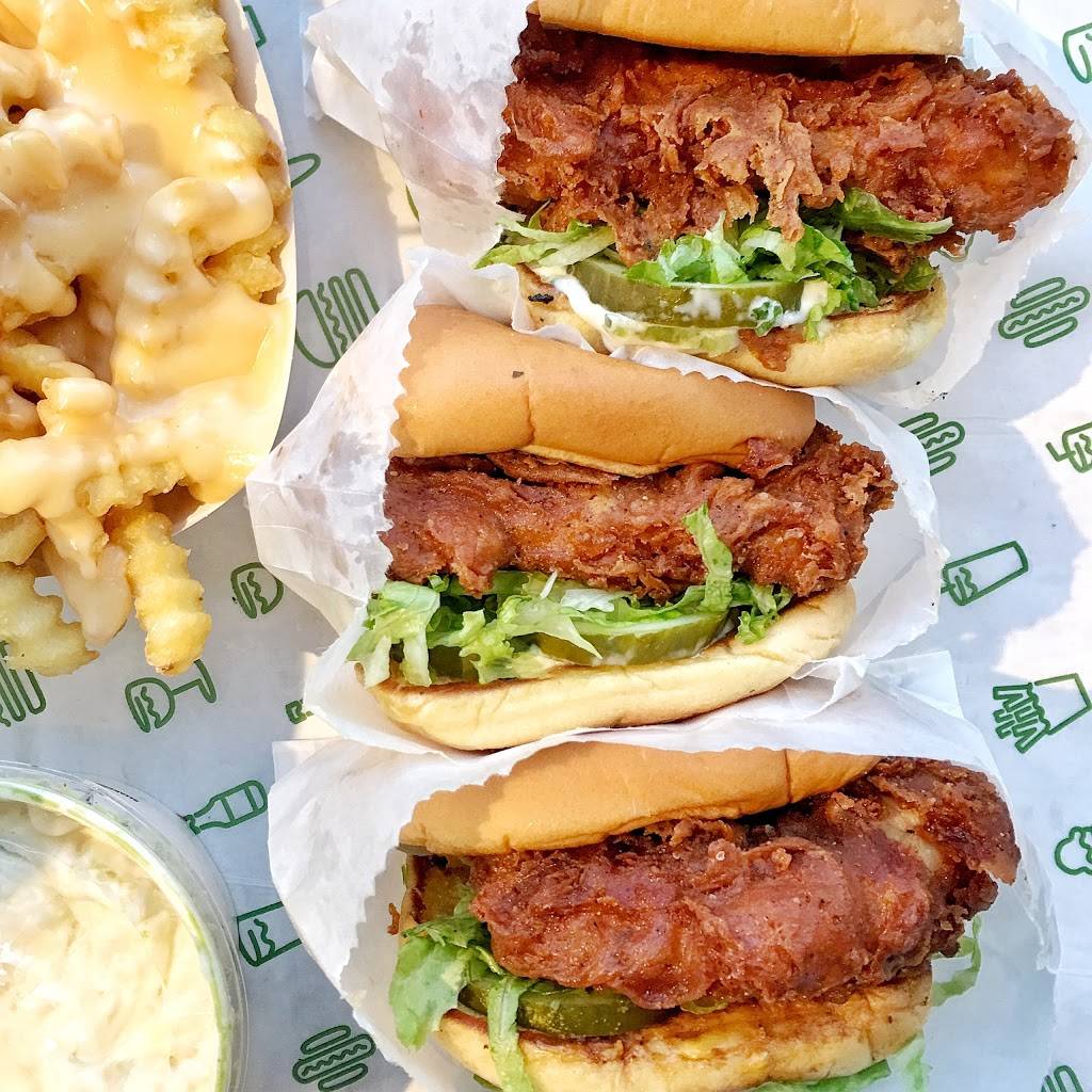 Shake Shack | restaurant | 90-15 Queens Blvd space 1069, Elmhurst, NY 11373, USA | 3472250190 OR +1 347-225-0190