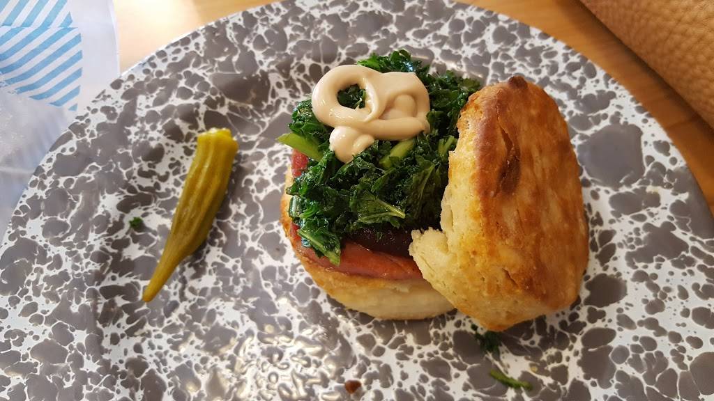 Holler & Dash | restaurant | 2801 18th St S #101, Homewood, AL 35209, USA | 2054140999 OR +1 205-414-0999