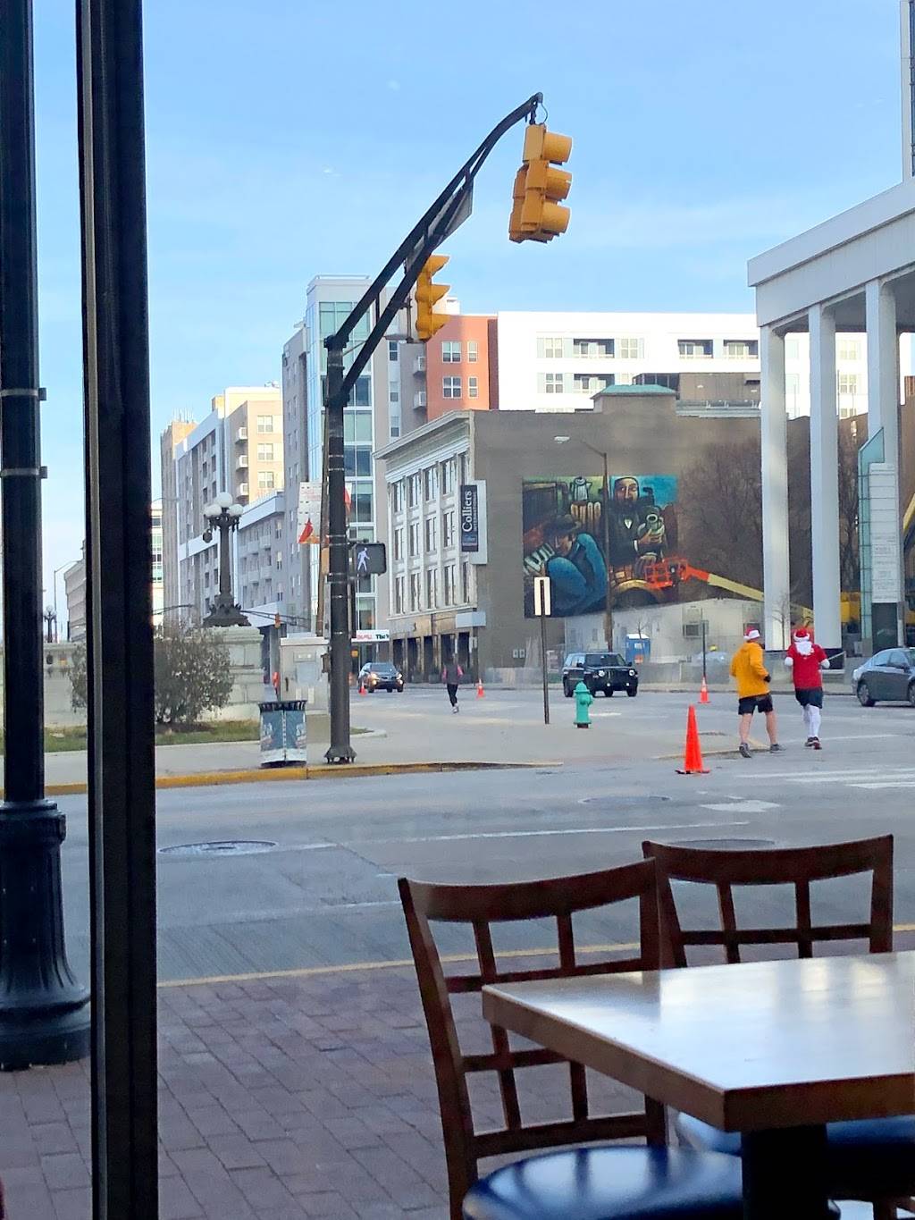 Yolk - Monument Circle | cafe | 111 Monument Circle #100 Corner of Pennsylvania &, E Ohio St, Indianapolis, IN 46204, USA | 3179833222 OR +1 317-983-3222