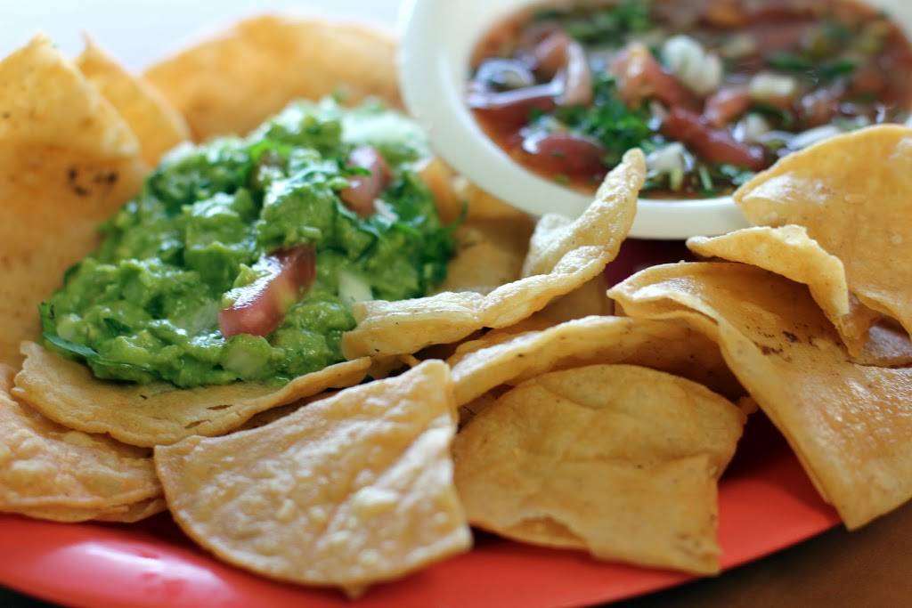 El Famous Burrito | restaurant | 1165 Bloomingdale Rd, Glendale Heights, IL 60139, USA | 6306825882 OR +1 630-682-5882