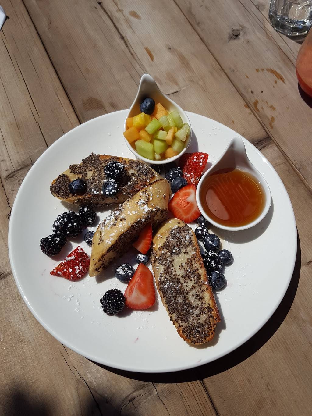 Berry Hill Food Company | restaurant | 82 King St W, Oshawa, ON L1H 1A6, Canada | 9052409055 OR +1 905-240-9055