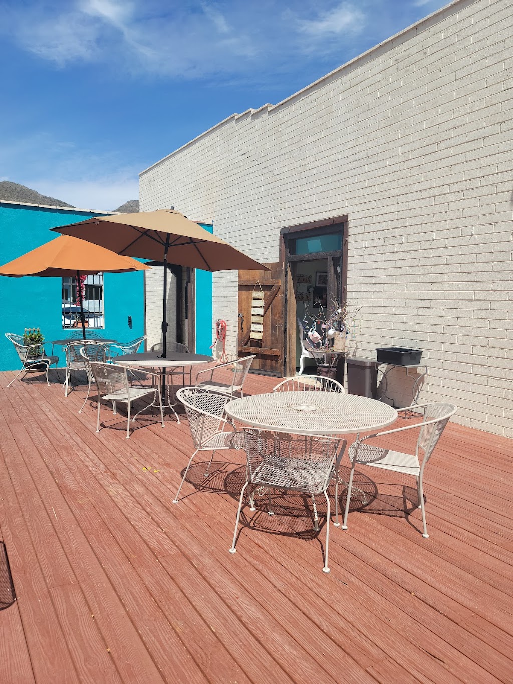 bellas marketplace and cafe | restaurant | 203 Main St, Superior, AZ 85173, USA | 2032971182 OR +1 203-297-1182