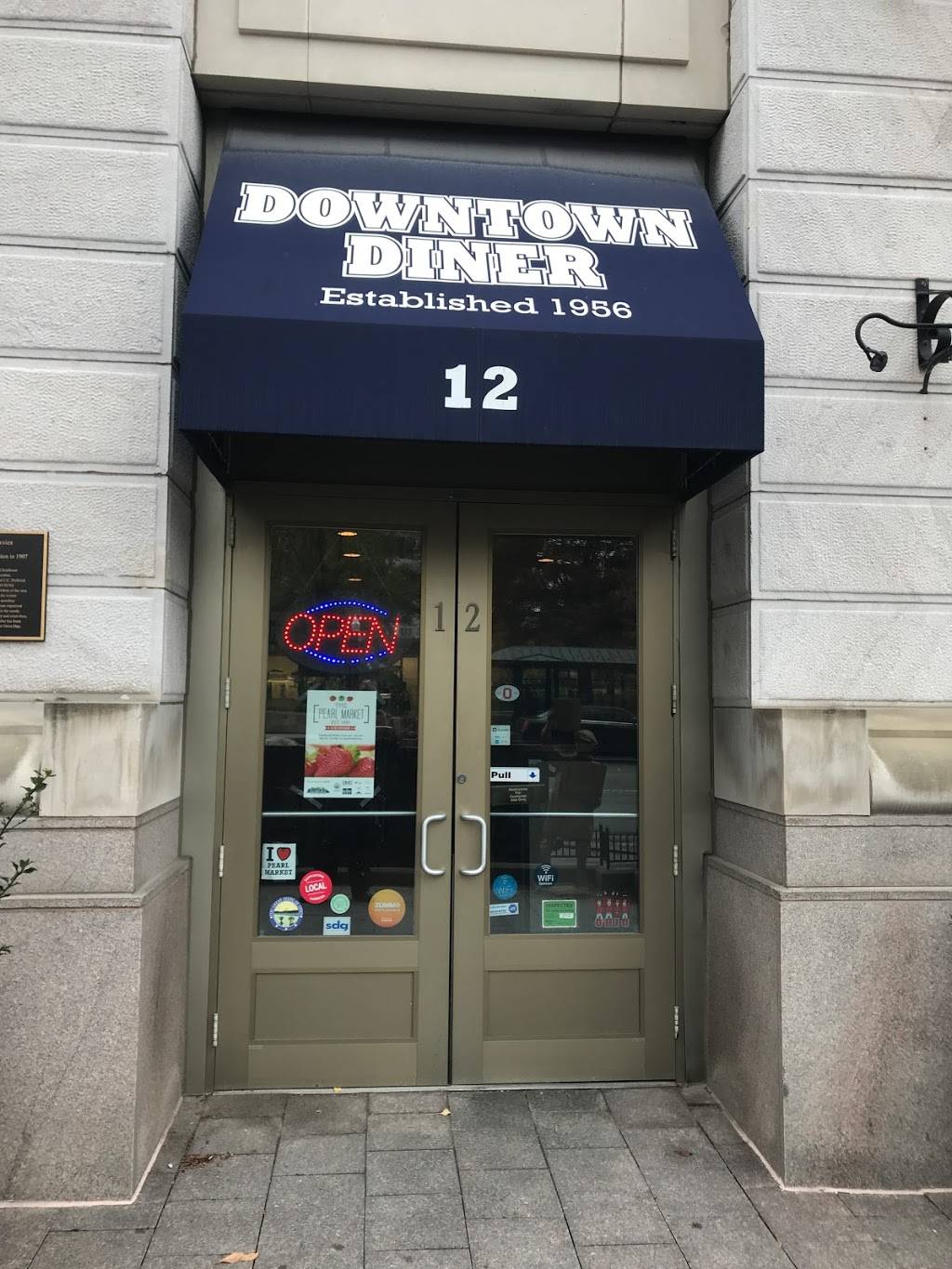 Jack and Bennys Downtown Diner | restaurant | 12 E Broad St, Columbus, OH 43215, USA | 6147452313 OR +1 614-745-2313