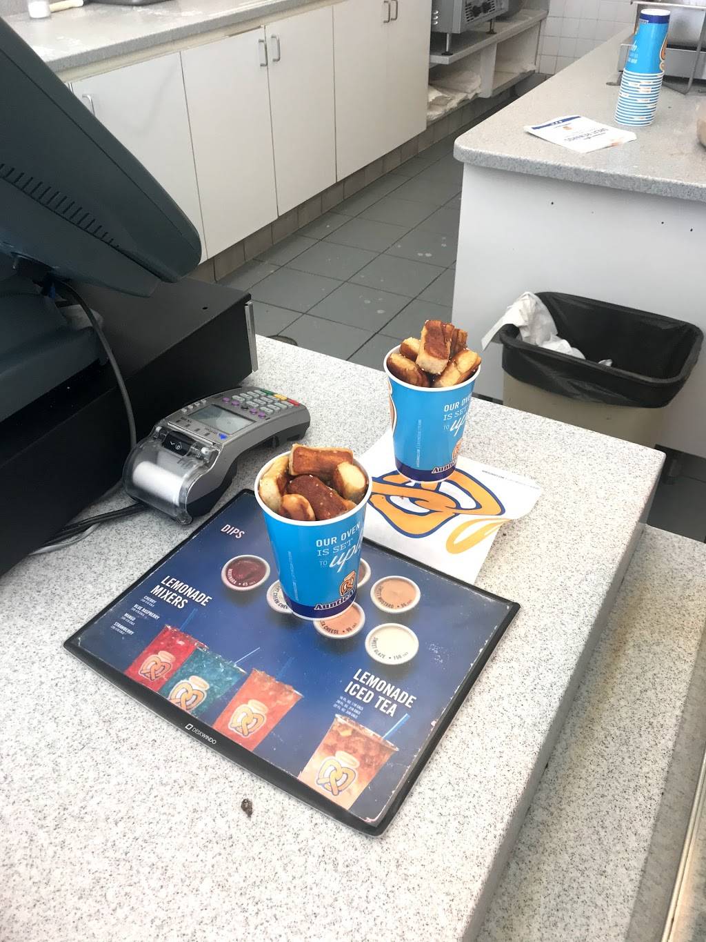 Auntie Annes | cafe | 681 Leavesley Rd spc c098, Gilroy, CA 95020, USA | 4088474285 OR +1 408-847-4285