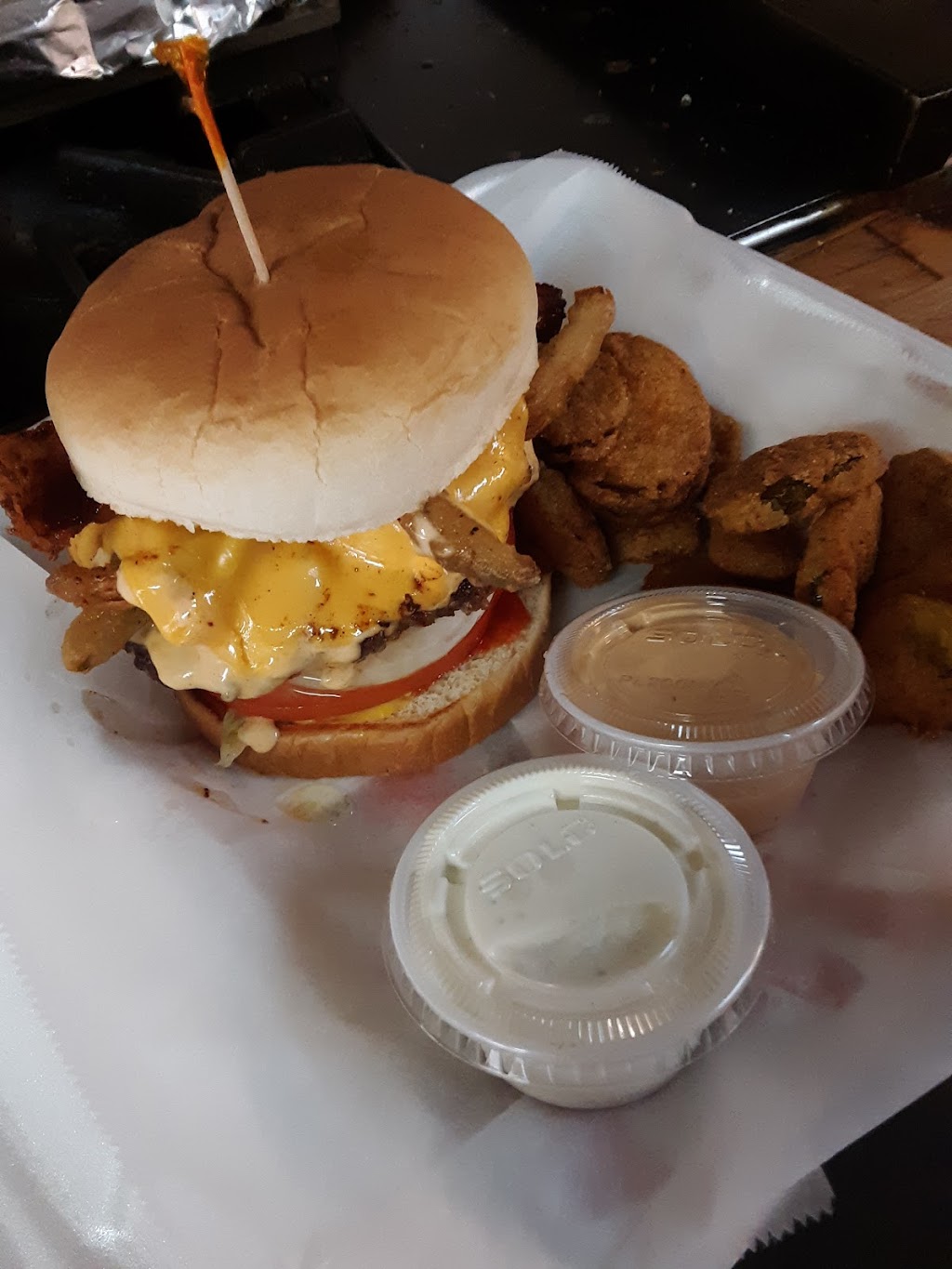 Dons Place & Gift Closet | restaurant | 230 N Broadway Ave, Protection, KS 67127, USA | 6206224365 OR +1 620-622-4365