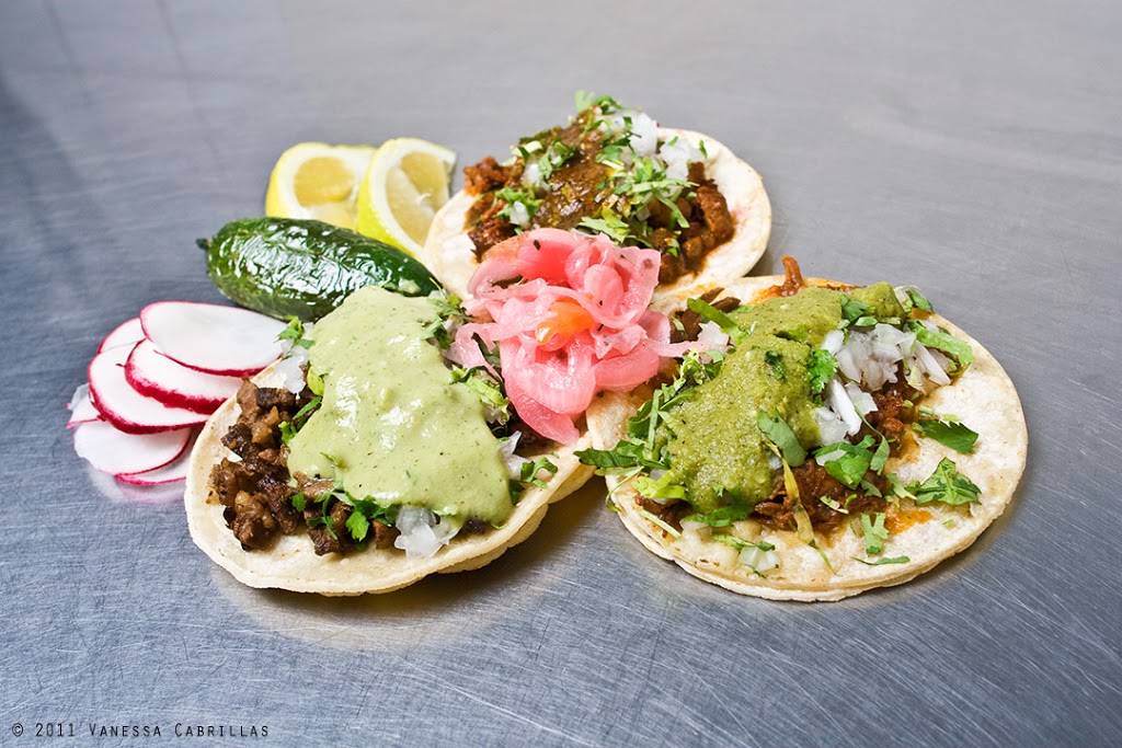 Los Tacos De Huicho | restaurant | 123 E 18th St, Bakersfield, CA 93305, USA | 6613289490 OR +1 661-328-9490