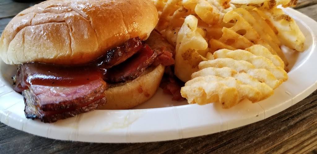 JBs Smokehouse Barbeque | restaurant | I-30, Arlington, TX 76011, USA | 8176408900 OR +1 817-640-8900