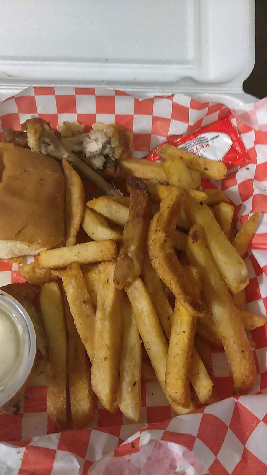 WINGS-N-RINGS | restaurant | 111 S Cedar Ridge Dr #113, Duncanville, TX 75116, USA | 9722833366 OR +1 972-283-3366