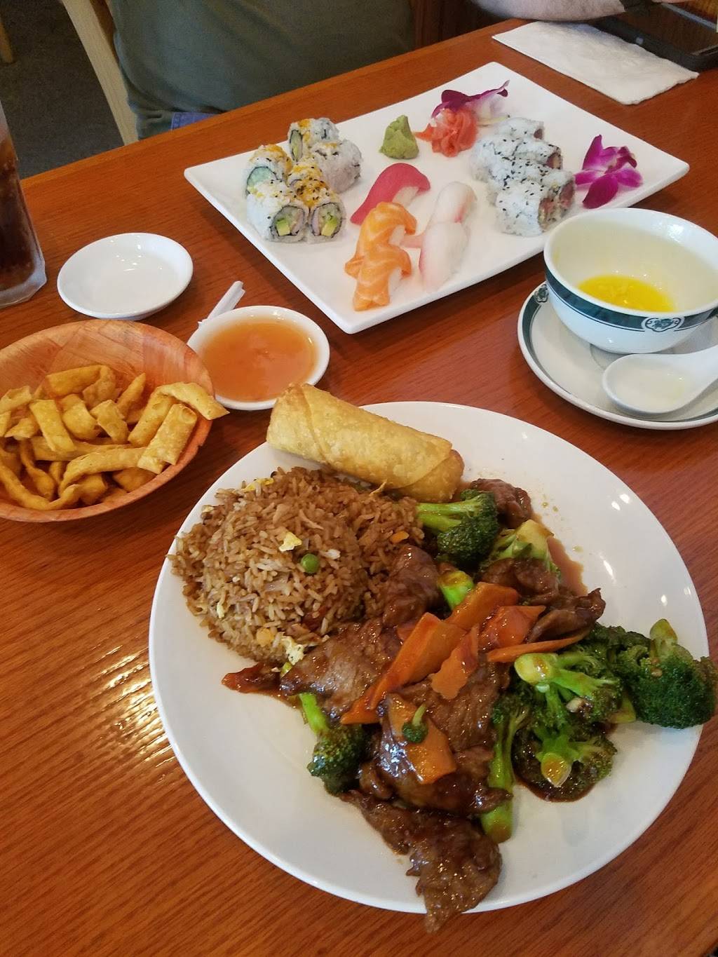 Mr. Ks Chinese Cuisine & Sushi | restaurant | 10395 Narcoossee Rd, Orlando, FL 32832, USA | 4072739966 OR +1 407-273-9966