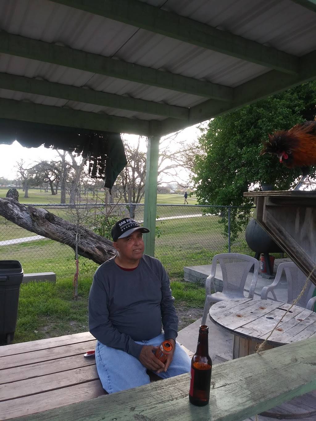 Tee Time Sports Bar | restaurant | 1805 Roosevelt Ave, San Antonio, TX 78210, USA | 2105342581 OR +1 210-534-2581