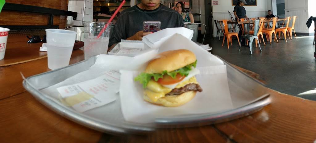 Yo-Burger | restaurant | 3726 Riverdale Ave, Bronx, NY 10463, USA | 7187086828 OR +1 718-708-6828