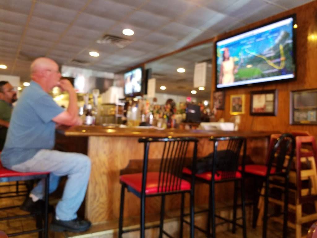 Sams Inn Restaurant | restaurant | 223 Potomac Ave, Quantico, VA 22134, USA | 7036406493 OR +1 703-640-6493