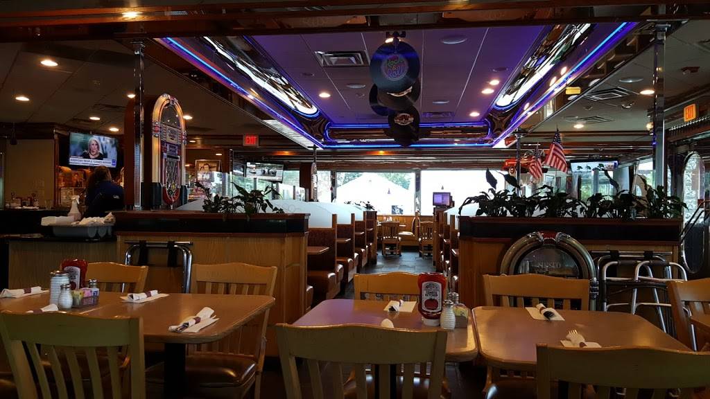 Happy Days Diner | restaurant | 3470 Lincoln Hwy, Thorndale, PA 19372, USA | 6103844400 OR +1 610-384-4400