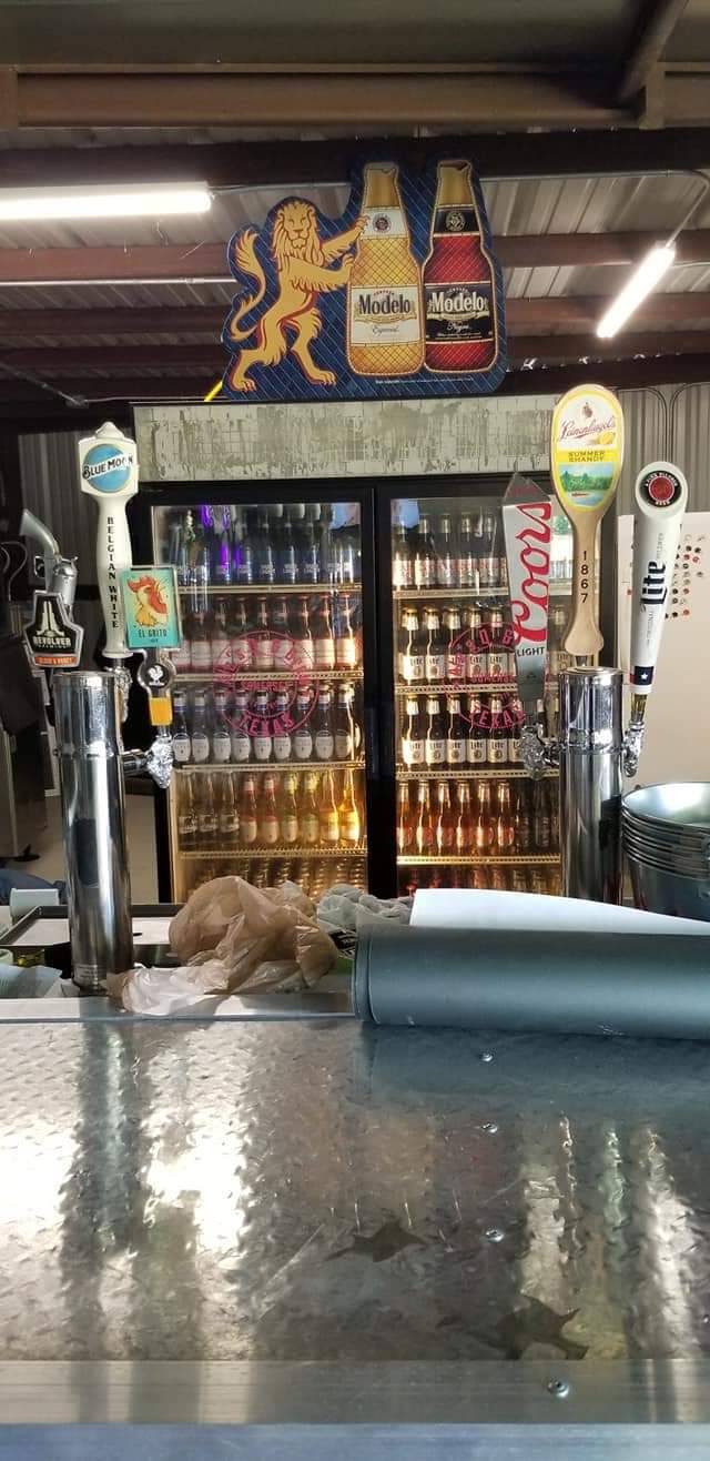 Ales Q & Brew | restaurant | 19588 K St, Somerset, TX 78069, USA | 8304297134 OR +1 830-429-7134