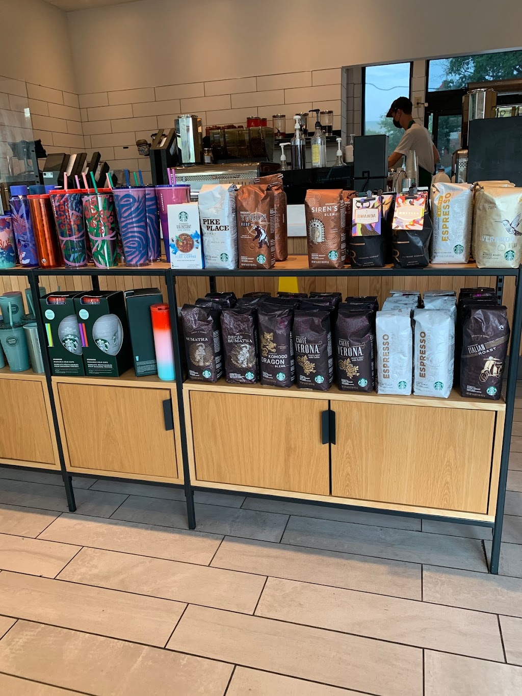 Starbucks | cafe | 1600 W Kennedy Blvd, Tampa, FL 33606, USA | 8132513728 OR +1 813-251-3728