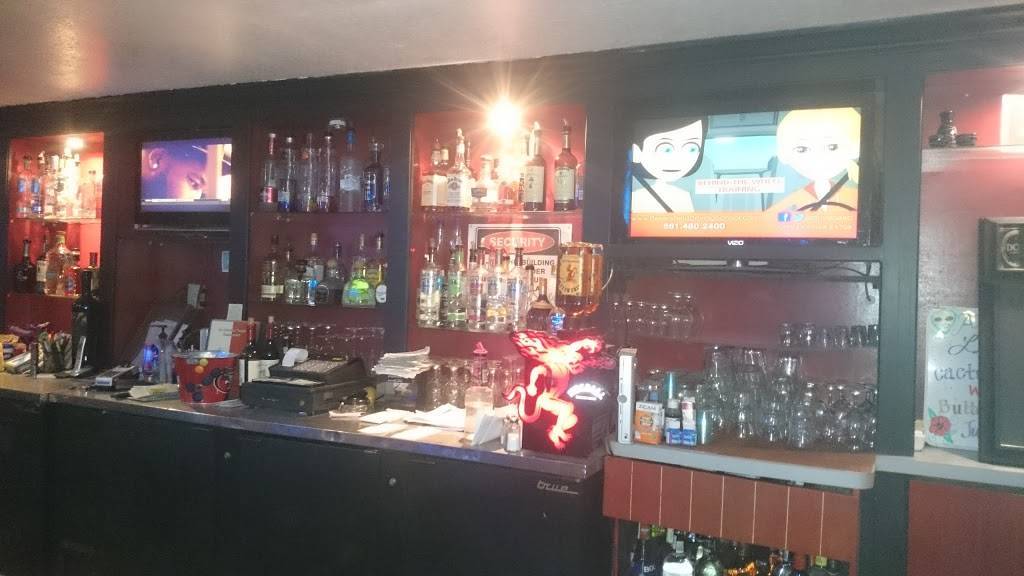 Le Corusse Rouge | restaurant | 4647 White Ln, Bakersfield, CA 93309, USA | 6618341611 OR +1 661-834-1611