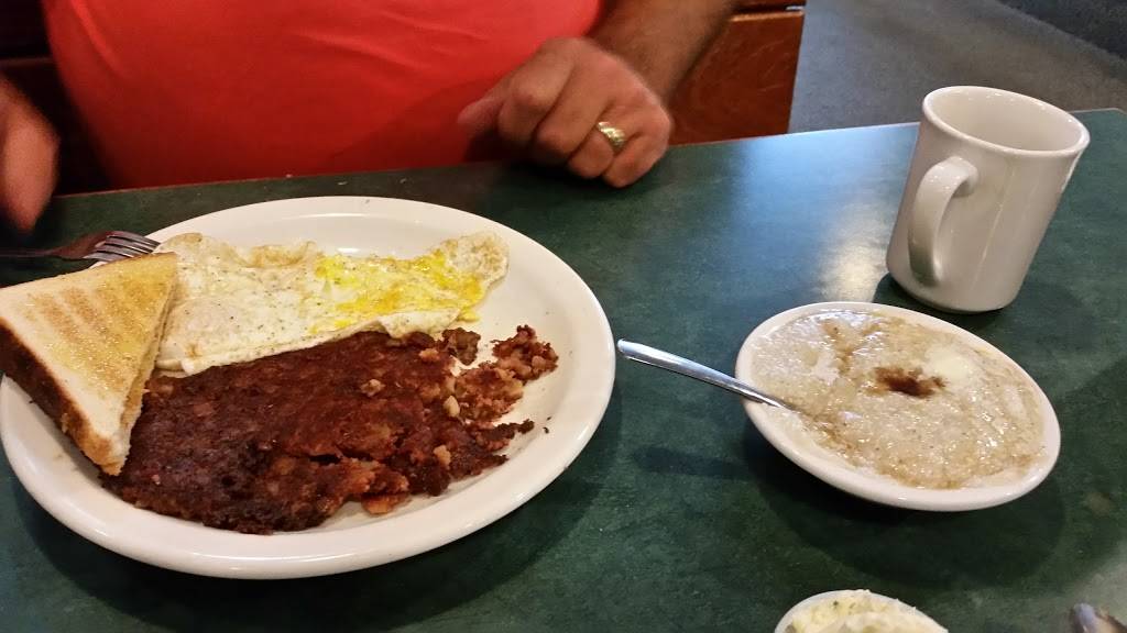 BJs Carolina Cafe, Catering & Cakes | restaurant | 7069 Caratoke Hwy, Jarvisburg, NC 27947, USA | 2524915222 OR +1 252-491-5222