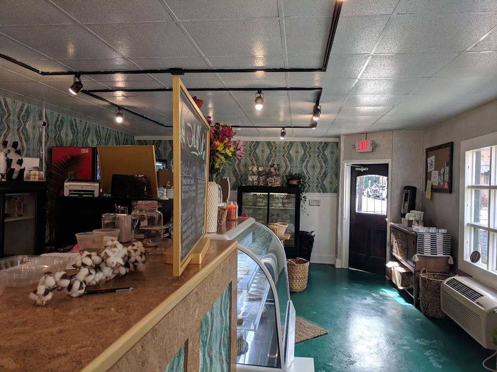 Totally Baked | restaurant | 348 Jefferson St, Savannah, GA 31401, USA | 9127777782 OR +1 912-777-7782