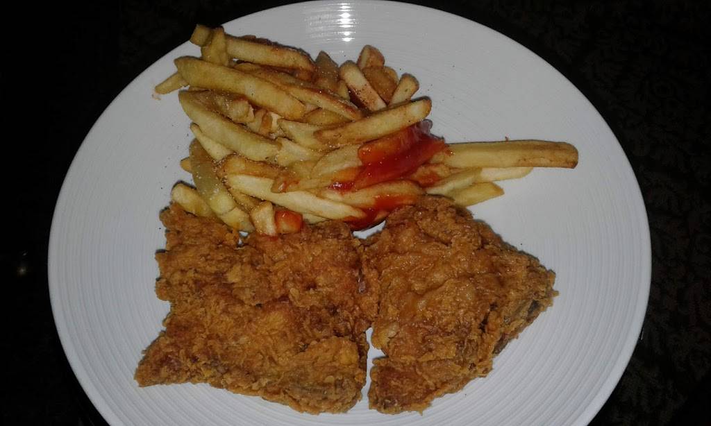 Popeyes Louisiana Kitchen | restaurant | 300 N Broadway, Baltimore, MD 21231, USA | 4105581157 OR +1 410-558-1157