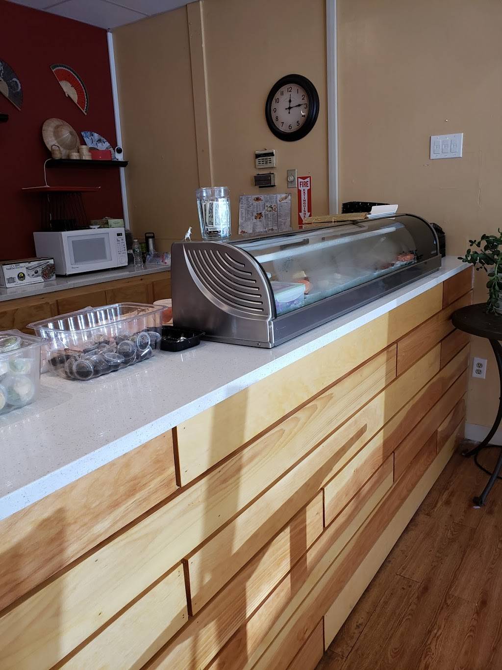 Hoya Chinese, Sushi & Teriyaki | restaurant | 467 Essex St, Saugus, MA 01906, USA | 7816663947 OR +1 781-666-3947