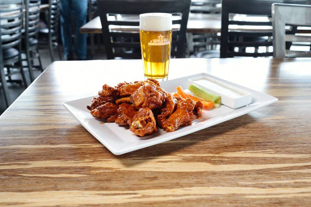 Gregs Kitchen & Taphouse | restaurant | 4433 W 29th Ave # 102, Denver, CO 80212, USA | 7203877965 OR +1 720-387-7965