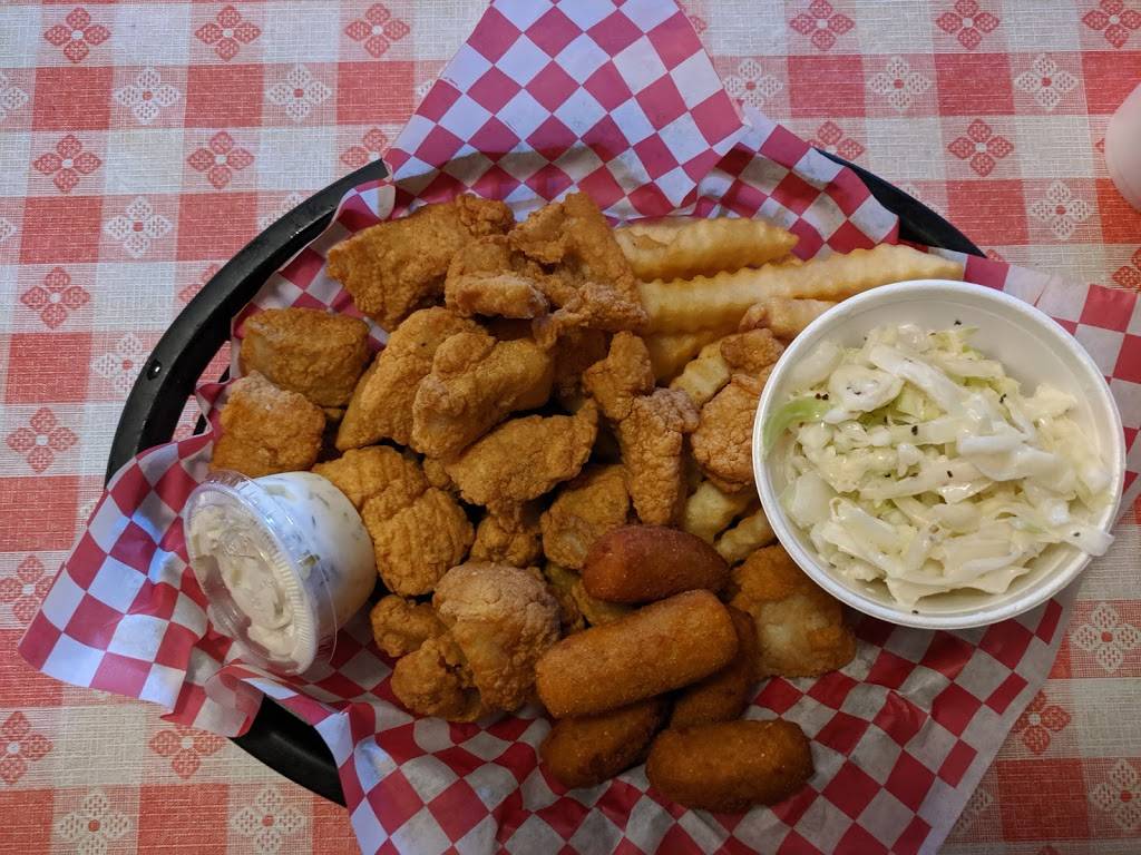 The Old FarmHouse Buffet | restaurant | 8018 US-52 N, Wadesboro, NC 28170, USA | 7048268563 OR +1 704-826-8563