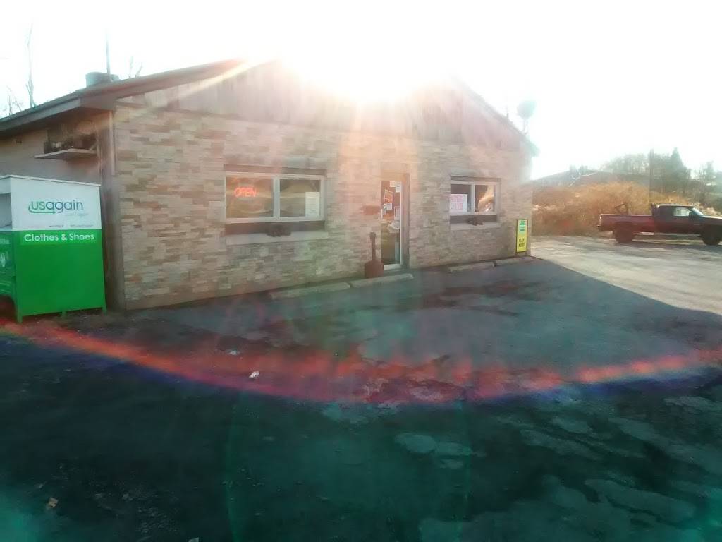 Luckys Corner Deli | restaurant | 720 W Centre St, Shenandoah, PA 17976, USA | 5704621447 OR +1 570-462-1447