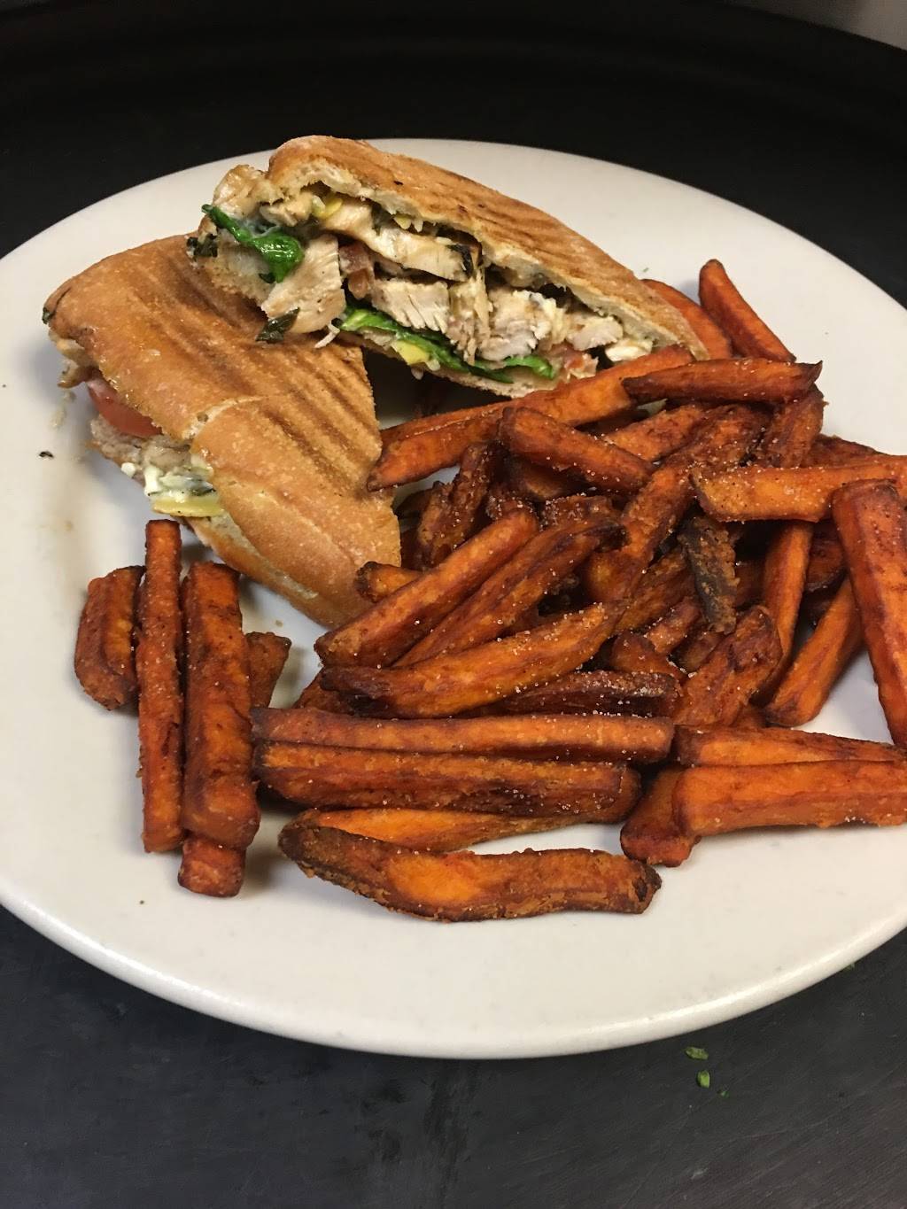 Massas St. Charles | restaurant | 3761 New Town Blvd, St Charles, MO 63301, USA | 6369252961 OR +1 636-925-2961