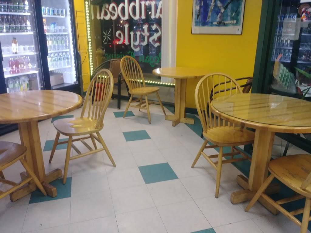Ninth Square Market Too Caribbean Style | restaurant | 89 George St, New Haven, CT 06510, USA | 2037879703 OR +1 203-787-9703