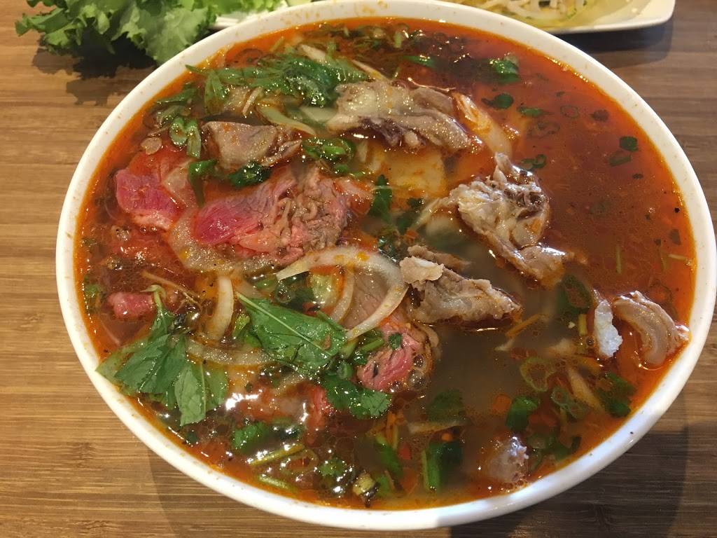 Pho Xin Chao | restaurant | 7057 Yonge St, Thornhill, ON L3T 2A6, Canada | 9058818826 OR +1 905-881-8826