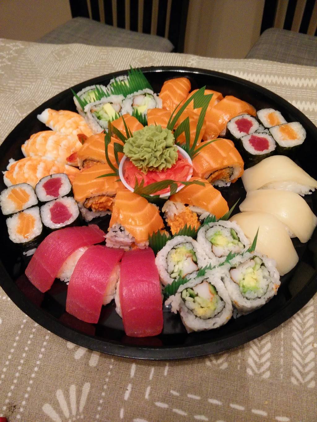 Sushi Red LLC | restaurant | 450 East St, Plainville, CT 06062, USA | 8604101829 OR +1 860-410-1829