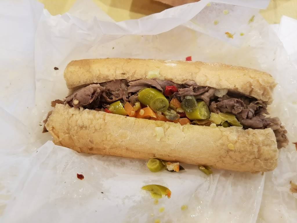 Johnnies Beef | restaurant | 1935 S Arlington Heights Rd, Arlington Heights, IL 60005, USA | 8473578100 OR +1 847-357-8100