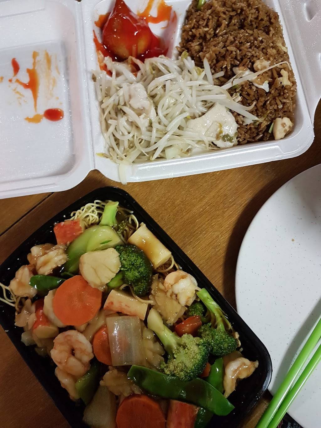 China Court Express | restaurant | 554 Sheppard Ave W, North York, ON M3H 2R9, Canada | 4166361632 OR +1 416-636-1632