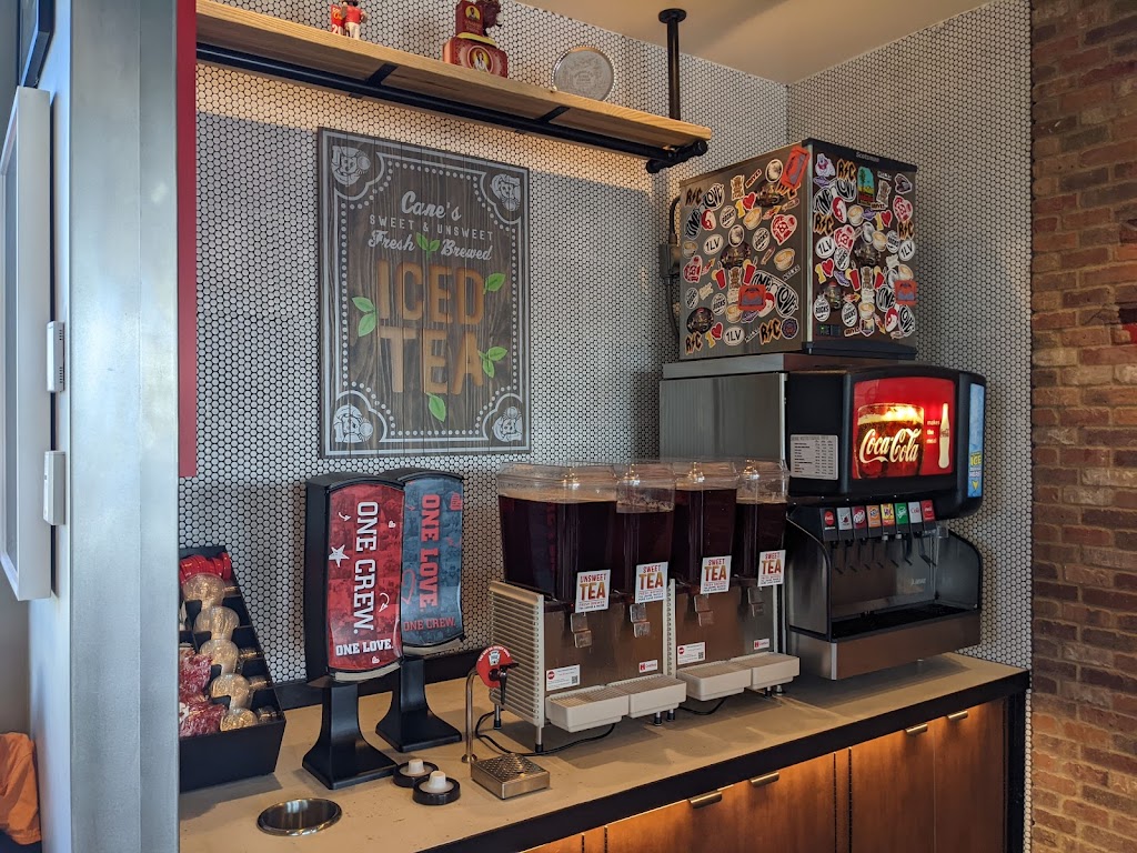 Raising Cane’s Chicken Fingers | restaurant | 7507 N Blackstone Ave, Fresno, CA 93711, USA | 5596507290 OR +1 559-650-7290