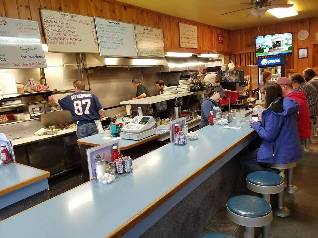 Jakes Restaurant & Coffee Shop | cafe | 30 Main St, Marlborough, MA 01752, USA | 5084800414 OR +1 508-480-0414