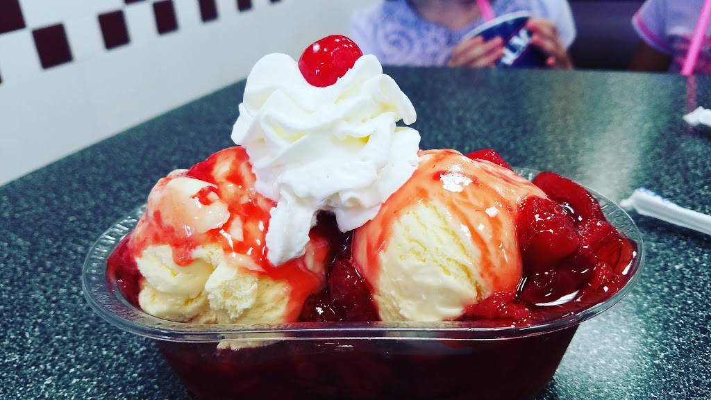 Braums Ice Cream & Burger Restaurant | restaurant | 550 E 47th St S, Wichita, KS 67216, USA | 3165540033 OR +1 316-554-0033