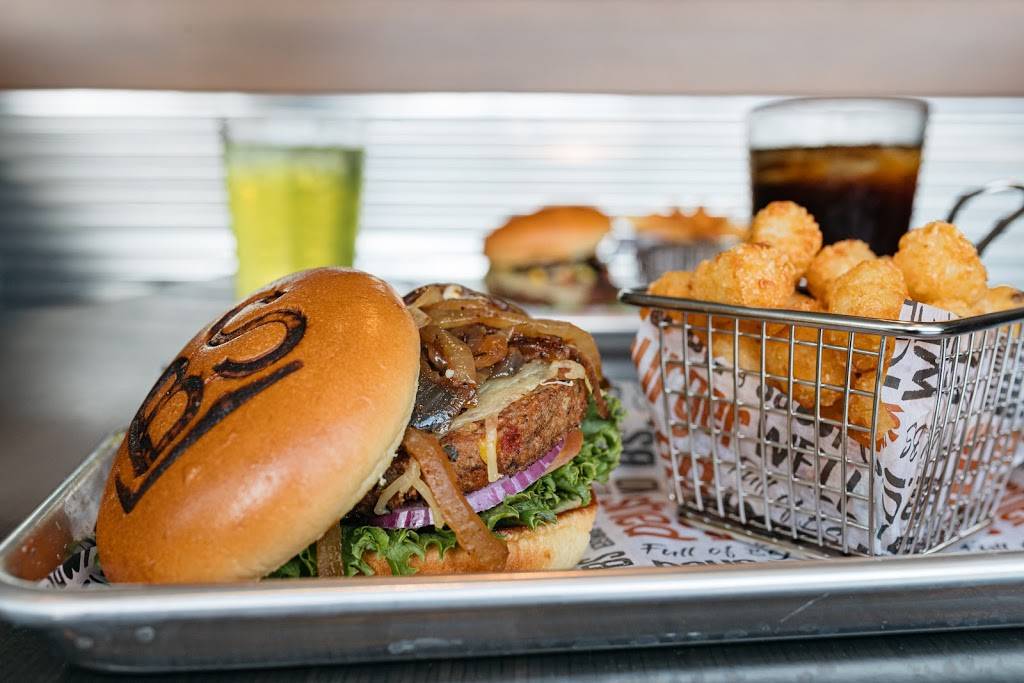 Burger Shed | restaurant | 500 Bass Pro Dr NW, Altoona, IA 50009, USA | 5156307433 OR +1 515-630-7433