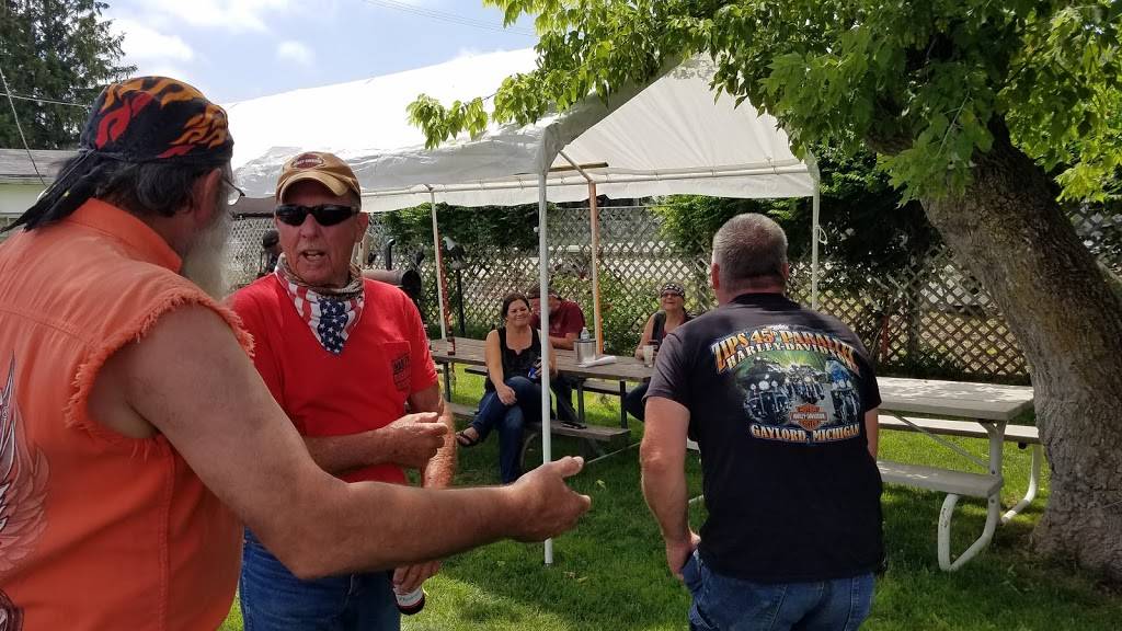 Pickle & Shellys Good Time | restaurant | 6471 Center St, Unionville, MI 48767, USA | 9896748672 OR +1 989-674-8672