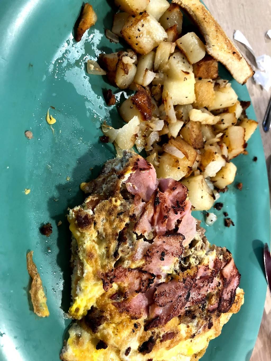 Martis Family Dining | restaurant | 16200 San Carlos Blvd A, Fort Myers, FL 33908, USA | 2394667444 OR +1 239-466-7444