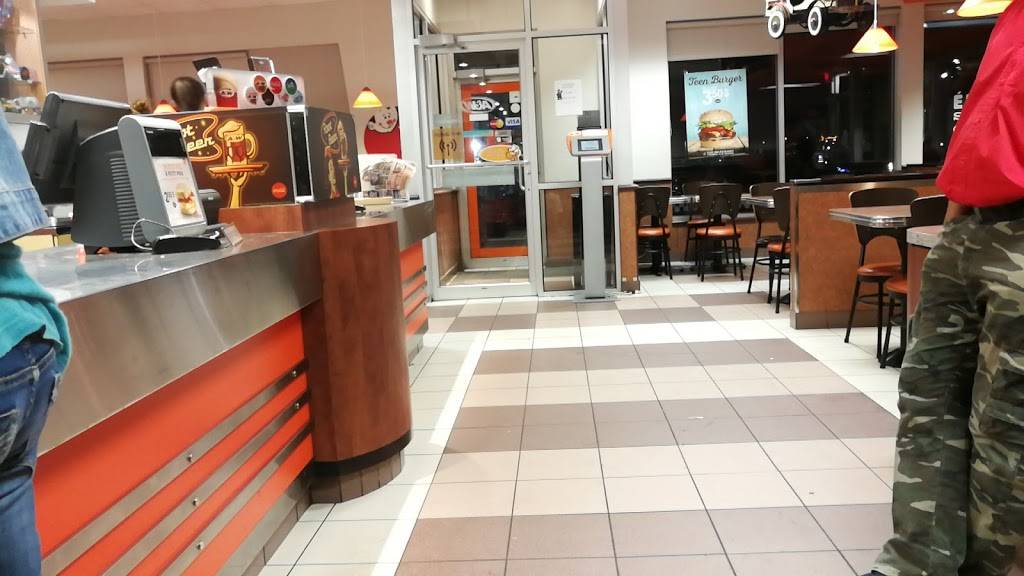 A&W Canada | restaurant | 1245 Avenue Jules-Verne, LAncienne-Lorette, QC G2E 6L6, Canada | 4188729661 OR +1 418-872-9661