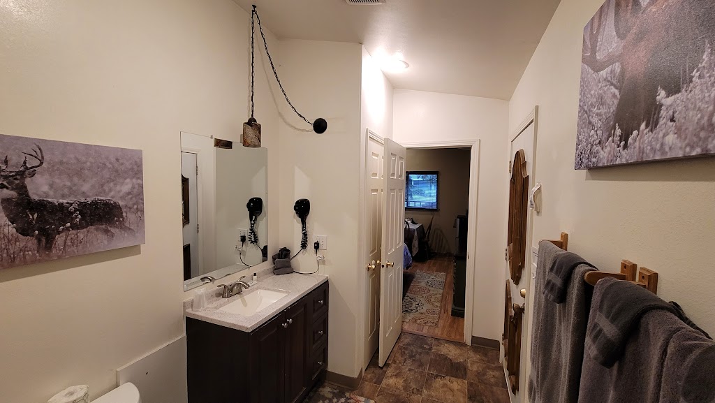 Dodge Peak Lodge/Tavern | restaurant | 5952 Main St, Bonners Ferry, ID 83805, USA | 2082677268 OR +1 208-267-7268