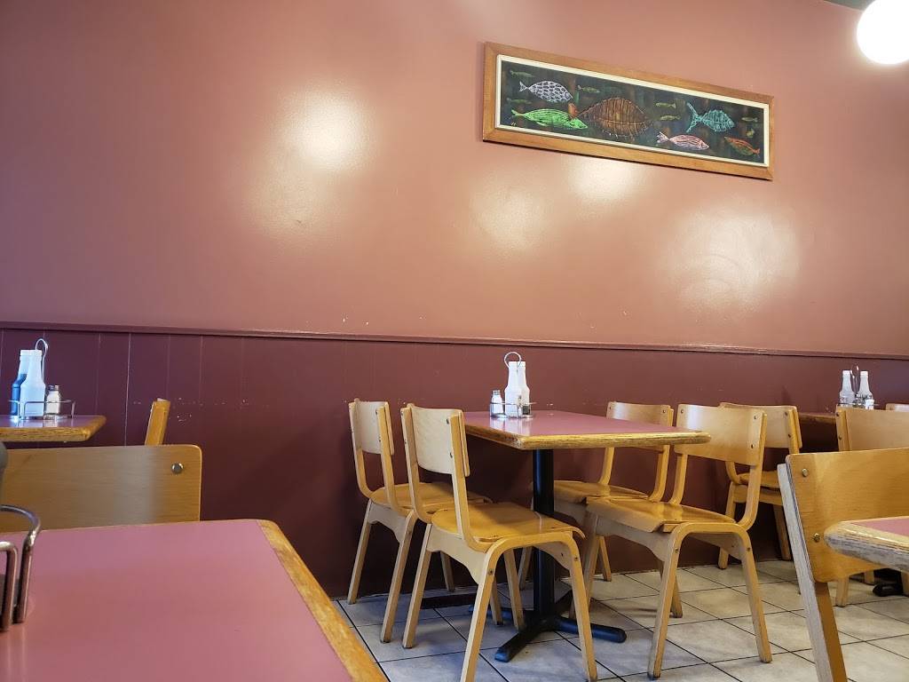 Queens Fish & Chips | restaurant | 131 Queen St S, Mississauga, ON L5M 1K9, Canada | 9058264222 OR +1 905-826-4222