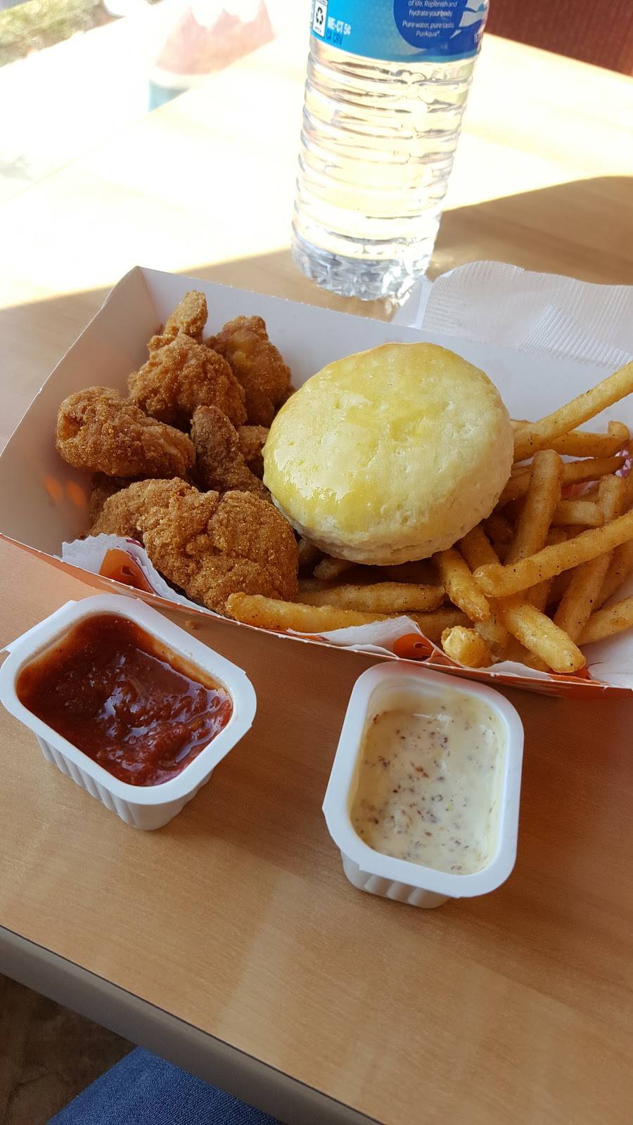 Popeyes Louisiana Kitchen | restaurant | 735 Myatt Dr, Madison, TN 37115, USA | 6158682100 OR +1 615-868-2100