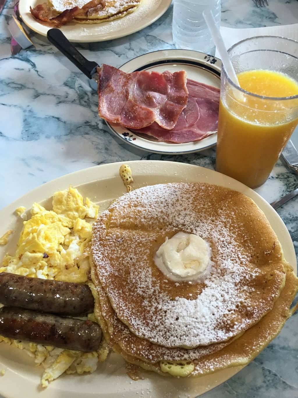 Stackem High Pancakes Milepost 4.5 | restaurant | 3801 N Croatan Hwy, Kitty Hawk, NC 27949, USA | 2522618221 OR +1 252-261-8221