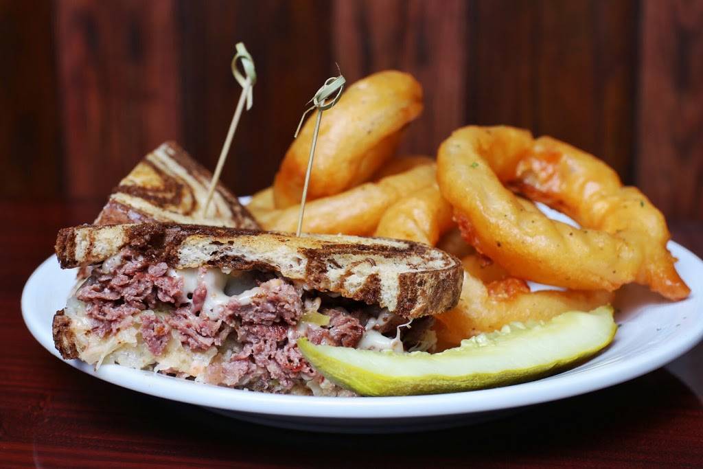 The Leesburg Diner | restaurant | 9 S King St, Leesburg, VA 20175, USA | 7037771800 OR +1 703-777-1800