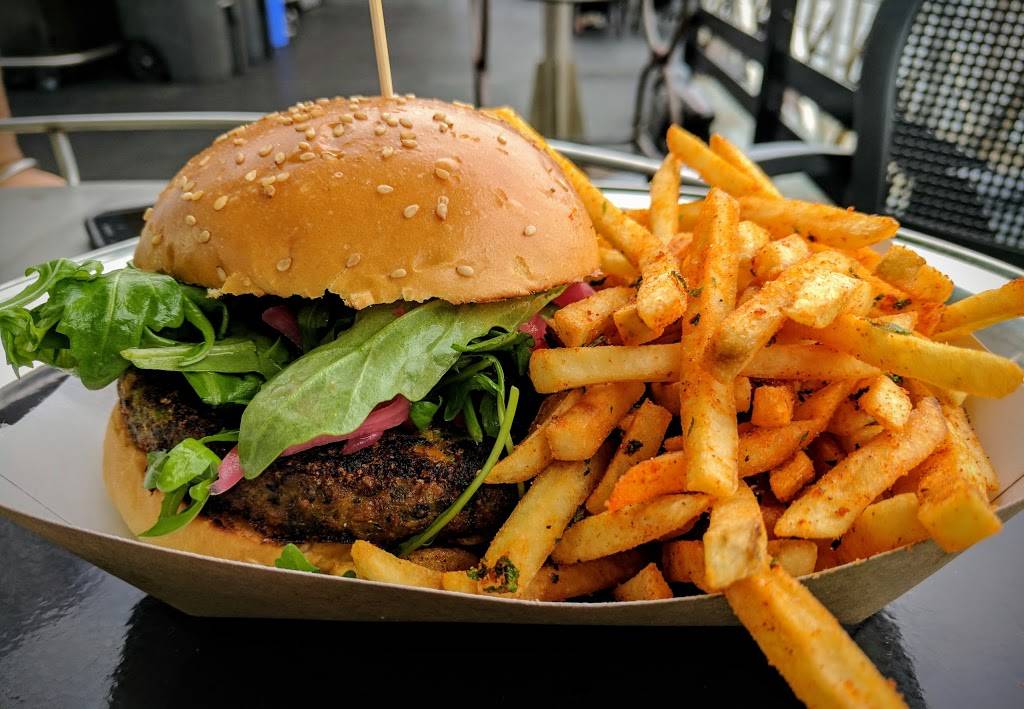 Frying Pan | restaurant | Big Red Boat in Park, 207 12th Ave, New York, NY 10001, USA | 2129896363 OR +1 212-989-6363