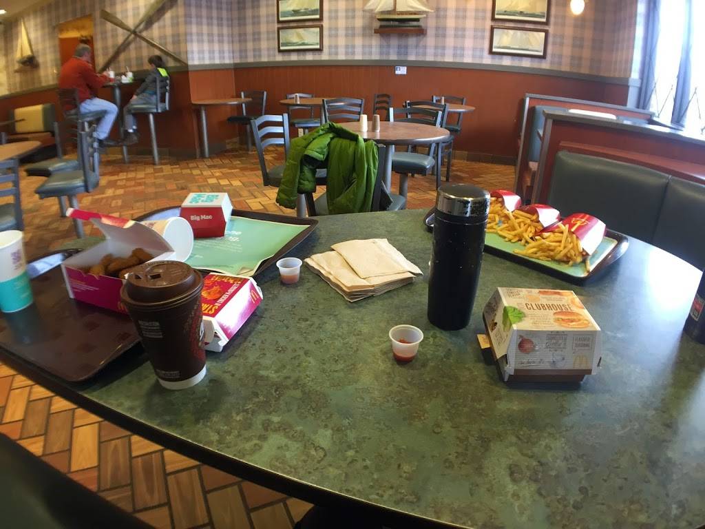McDonalds | cafe | 141 US-1, Bucksport, ME 04416, USA | 2074696577 OR +1 207-469-6577