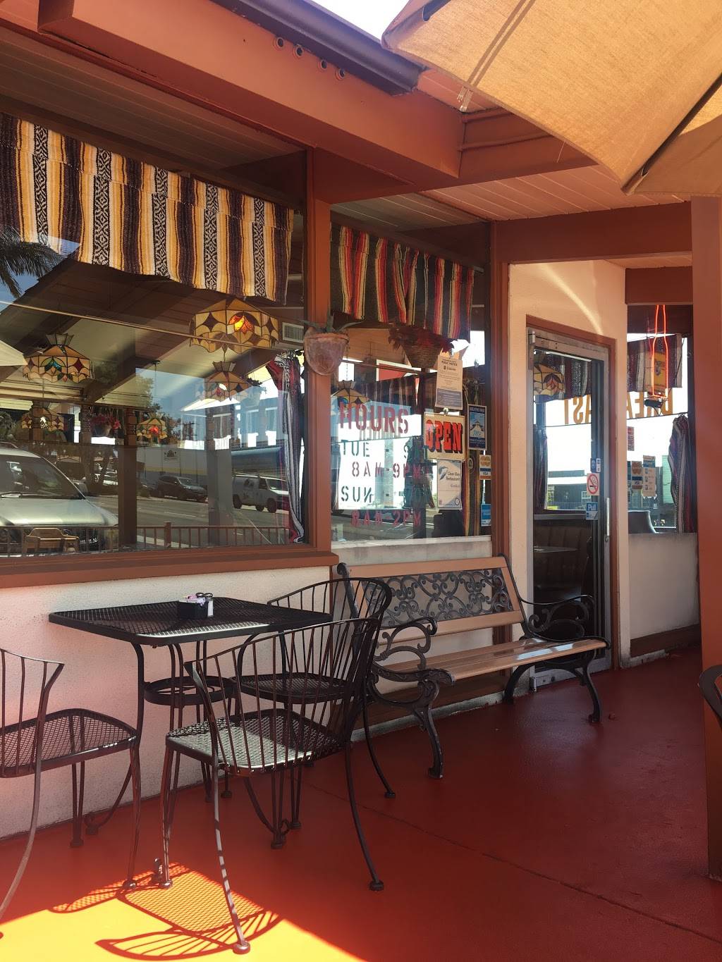 Sions Mexican Restaurant | restaurant | 235 N Sepulveda Blvd, Manhattan Beach, CA 90266, USA | 3103724504 OR +1 310-372-4504